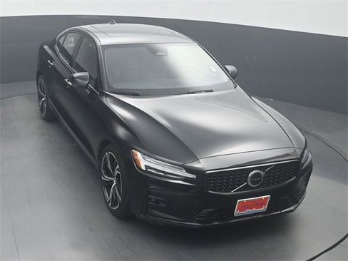 Used 2024 Volvo S60 B5 Plus image 20