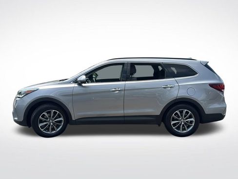 Used 2018 Hyundai Santa Fe SE AWD/4WD image 4