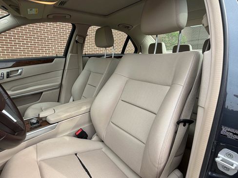 Used 2014 Mercedes-Benz E 350 4MATIC Sedan image 17