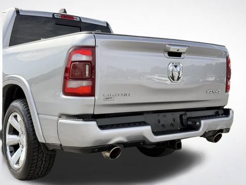 Used 2021 RAM 1500 Limited w/ Body Color Bumper Group AWD/4WD image 5
