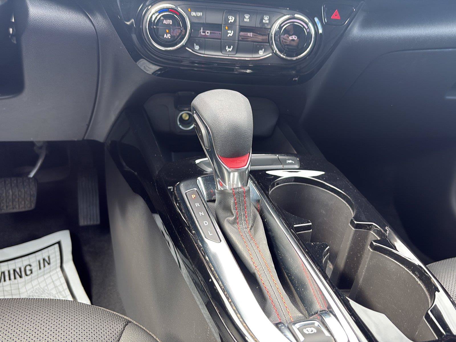 Used 2025 Chevrolet Trax RS FWD image 16