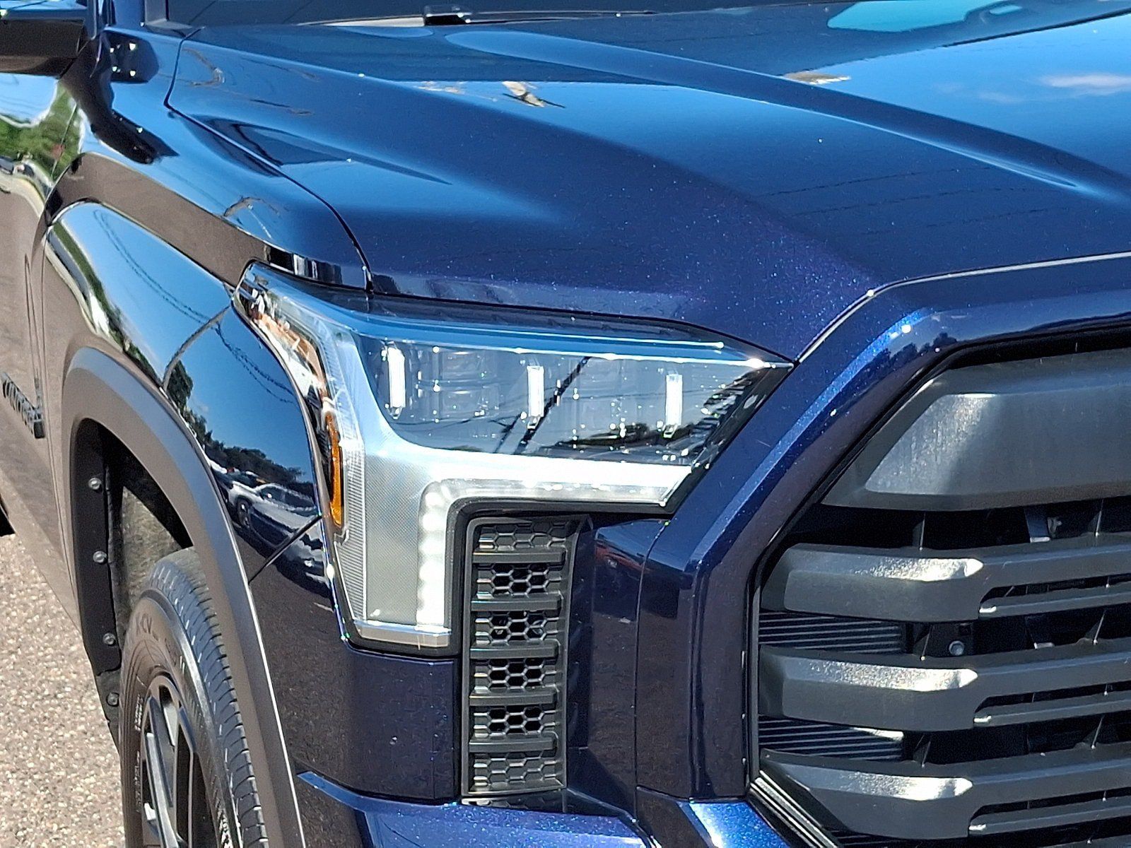 Certified 2026 Toyota Tundra Limited AWD/4WD image 9