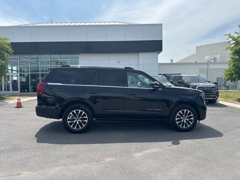 Used 2025 Ford Expedition Platinum AWD/4WD image 8