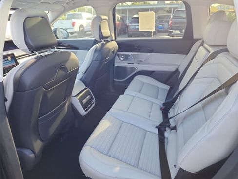 New 2026 Lincoln Nautilus Reserve AWD/4WD image 17