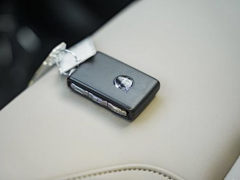 New 2026 Volvo XC90 B6 Plus w/ Protection Package Premier AWD/4WD image 45