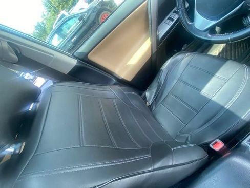 Used 2018 Toyota RAV4 XLE FWD image 17