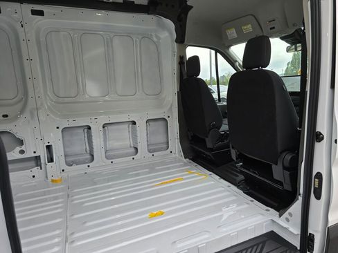 New 2026 Ford Transit 250 148 Medium Roof Extended AWD image 10