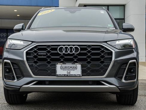 Used 2023 Audi Q5 2.0T Premium w/ Convenience Package image 2
