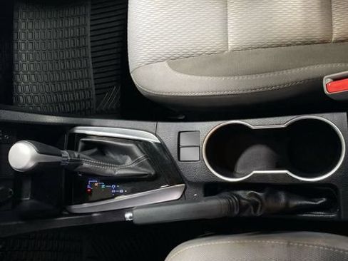 Used 2017 Toyota Corolla LE image 18