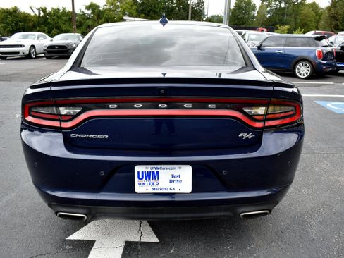 Used 2017 Dodge Charger R/T w/ Premium Group image 7
