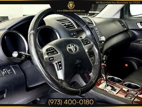 Used 2012 Toyota Highlander Limited image 9