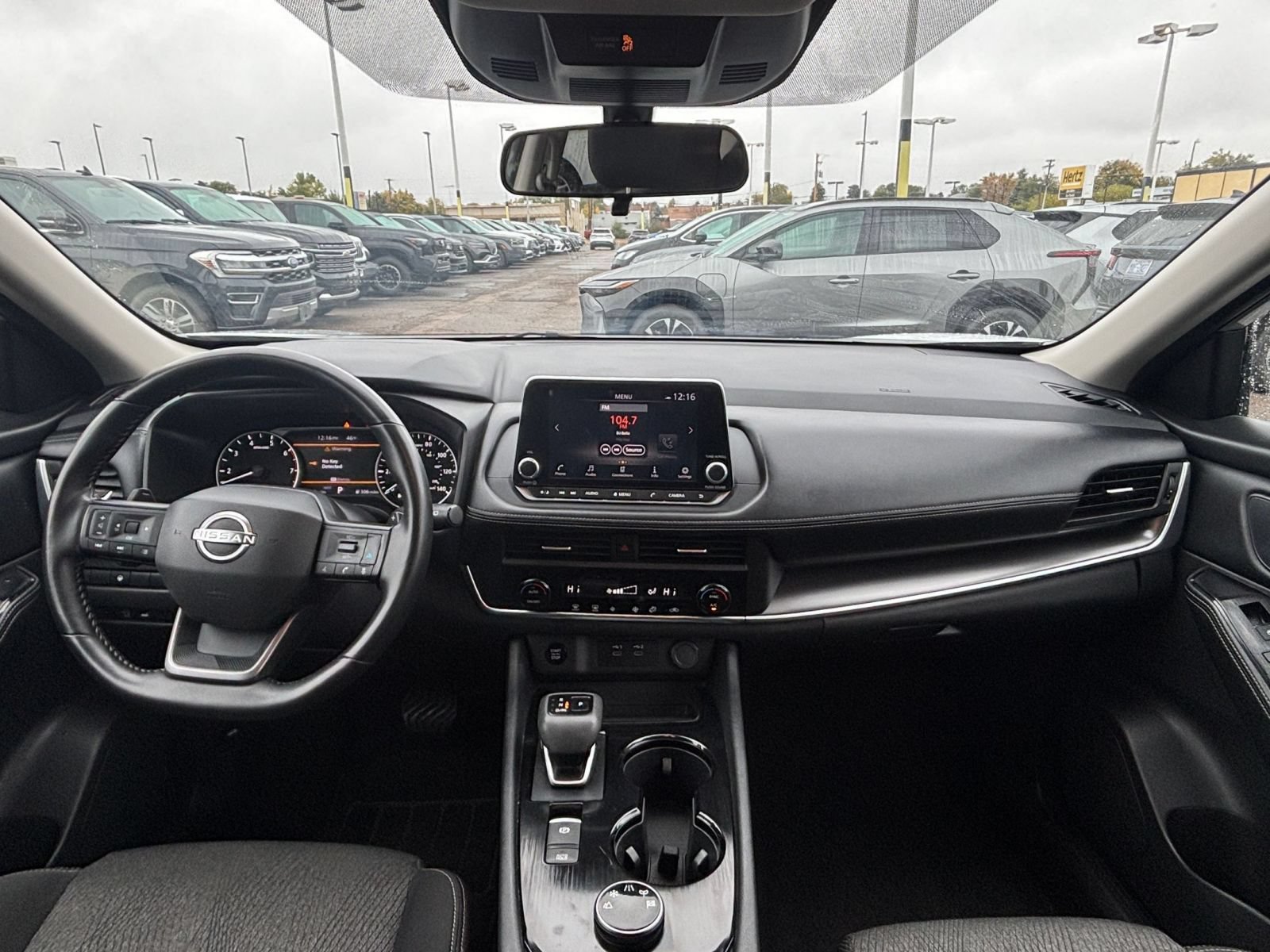 Used 2025 Nissan Rogue SV AWD/4WD image 32