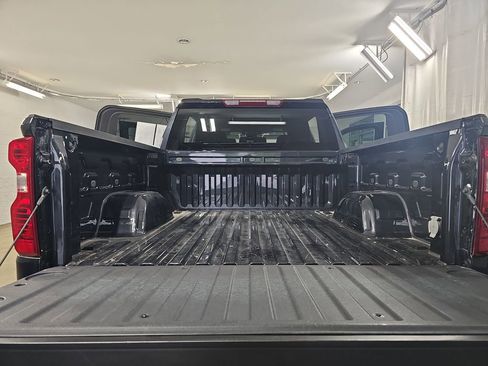 Used 2024 Chevrolet Silverado 1500 LT AWD/4WD image 15