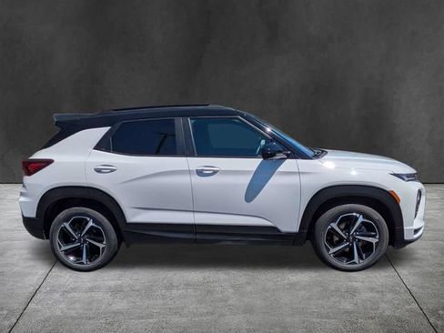 Used 2023 Chevrolet TrailBlazer RS w/ Convenience Package FWD image 3