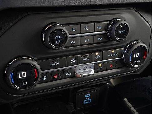 New 2025 Ford Bronco Badlands image 15