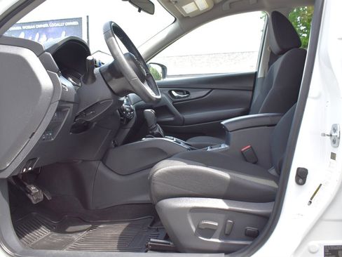 Used 2017 Nissan Rogue SV AWD/4WD image 10