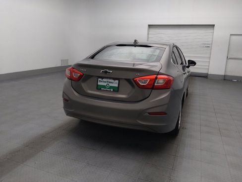 Used 2018 Chevrolet Cruze LT FWD image 7