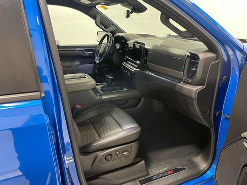 Used 2022 Chevrolet Silverado 1500 ZR2 w/ Technology Package AWD/4WD image 30