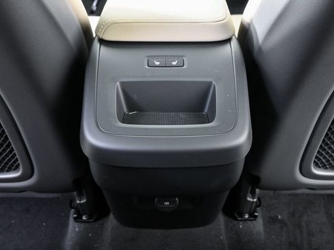 New 2026 Volvo XC60 B5 Plus w/ Protection Package Premier AWD/4WD image 19