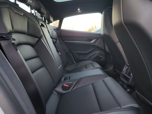 New 2025 Porsche Taycan image 30