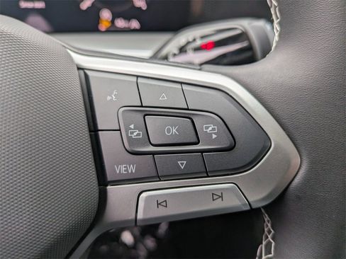 New 2026 Volkswagen Tiguan SE image 19