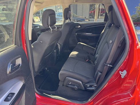 Used 2017 Dodge Journey SXT w/ Comfort/Convenience Group AWD/4WD image 9