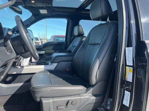 Certified 2022 Ford F250 Lariat w/ Black Appearance Package image 9