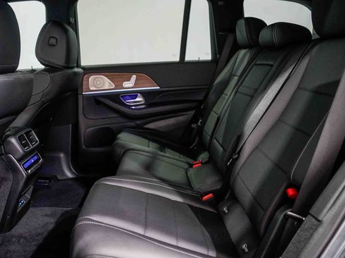 Used 2025 Mercedes-Benz GLS 450 4MATIC image 18