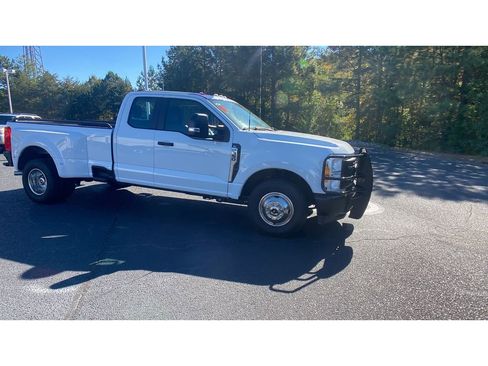 Used 2023 Ford F350 XL image 27