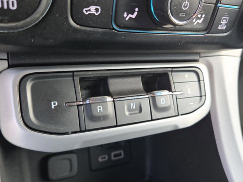 Used 2023 GMC Acadia SLT image 20