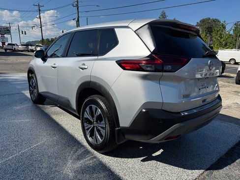 Used 2023 Nissan Rogue SV FWD image 10