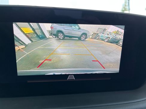 Used 2025 Buick Encore GX Preferred image 17