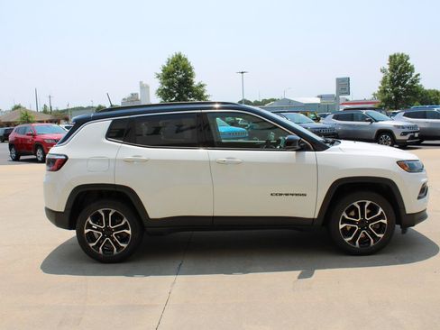 Used 2023 Jeep Compass Limited AWD/4WD image 6
