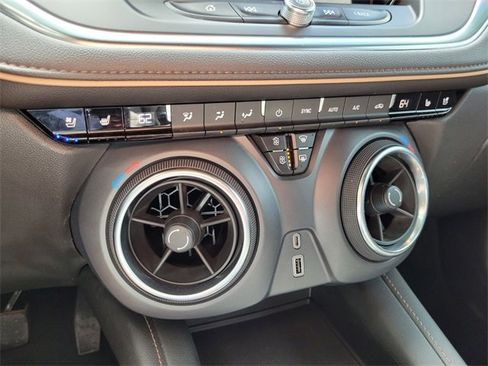 Used 2021 Chevrolet Blazer Premier image 29