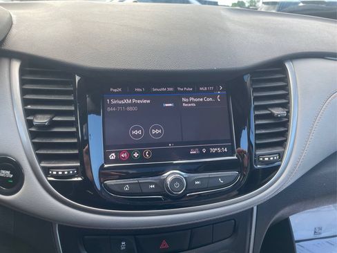 Used 2020 Chevrolet Trax LT w/ Sun & Sound Package AWD/4WD image 11
