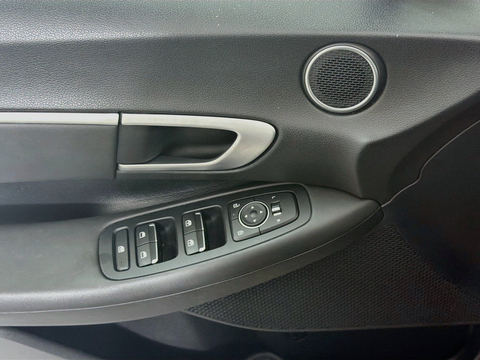 Used 2025 Hyundai Sonata SEL FWD image 15