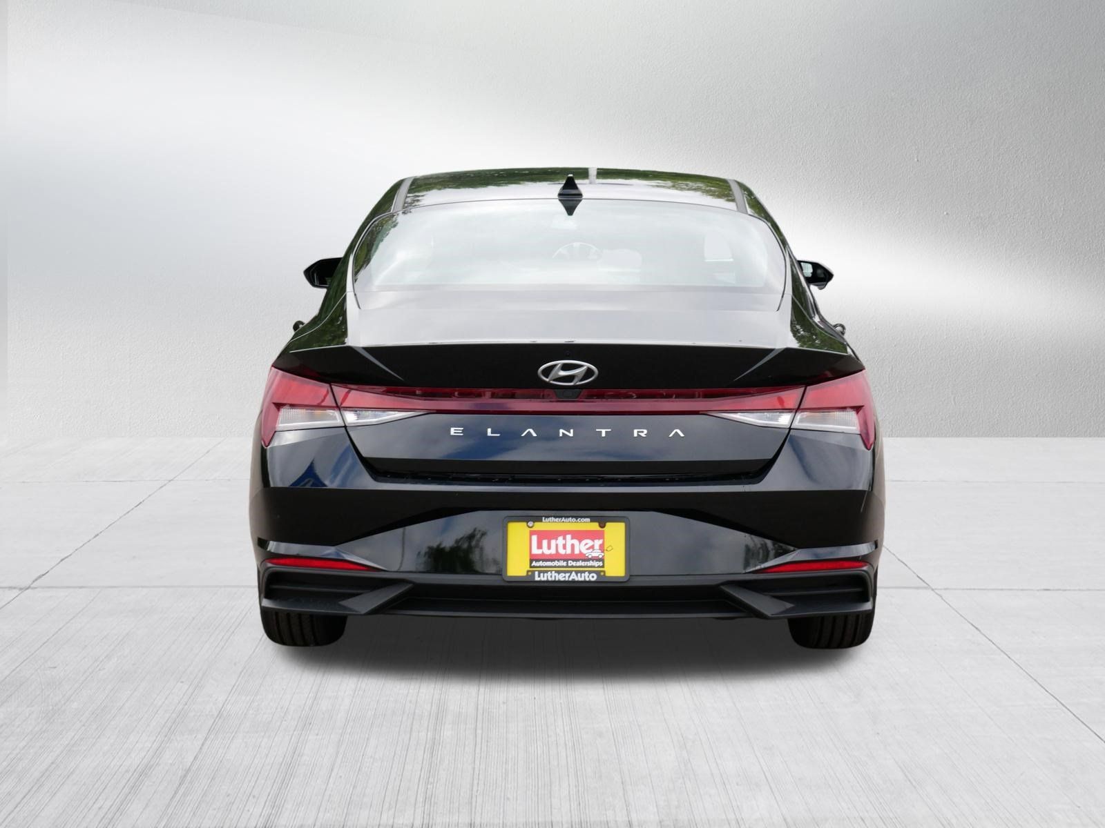 Used 2023 Hyundai Elantra SEL w/ Convenience Package FWD image 6