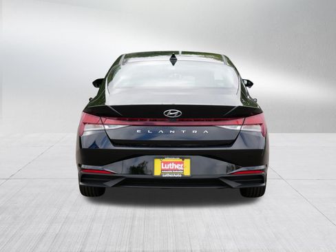 Used 2023 Hyundai Elantra SEL w/ Convenience Package FWD image 6