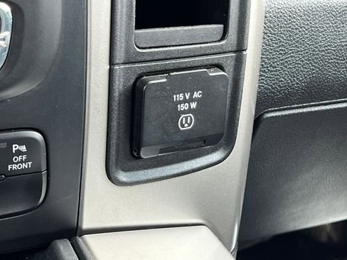 Used 2018 RAM 1500 Big Horn AWD/4WD image 25