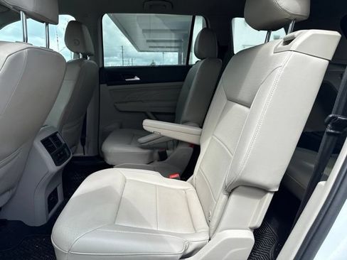 Used 2021 Volkswagen Atlas SE w/ Towing Package FWD image 6