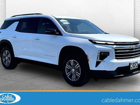Used 2025 Chevrolet Traverse LT AWD/4WD image 1