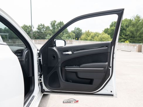 Used 2023 Chrysler 300 C RWD image 39