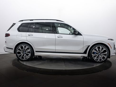 Used 2023 BMW X7 M60i w/ Executive Package image 3