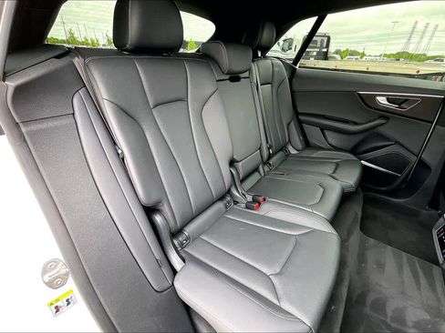 Used 2023 Audi Q8 Premium Plus w/ Premium Plus Package AWD/4WD image 18