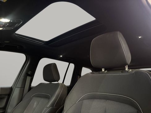 Used 2025 Jeep Grand Cherokee Laredo X image 20