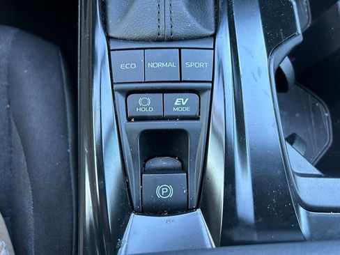 Certified 2025 Toyota Camry LE image 27