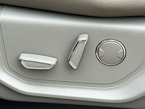 Used 2018 Ford F150 Lariat RWD image 19