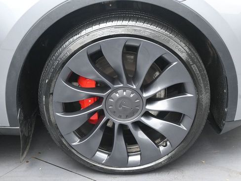 Used 2024 Tesla Model Y Performance AWD/4WD image 33