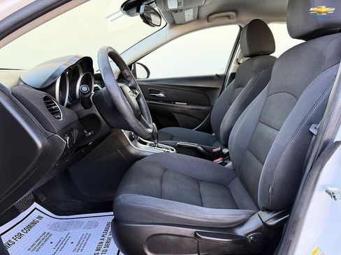 Used 2016 Chevrolet Cruze LT FWD image 10