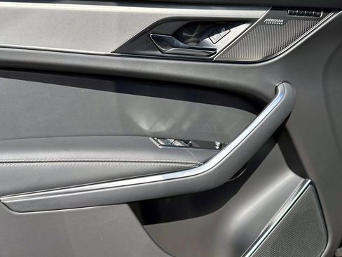 New 2025 Jaguar F-PACE R-Dynamic S image 14